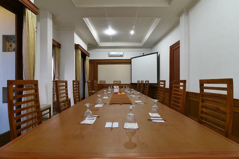 OYO 190 BSB Hotel Blahbatu Buitenkant foto