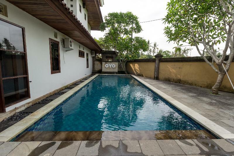 OYO 190 BSB Hotel Blahbatu Buitenkant foto