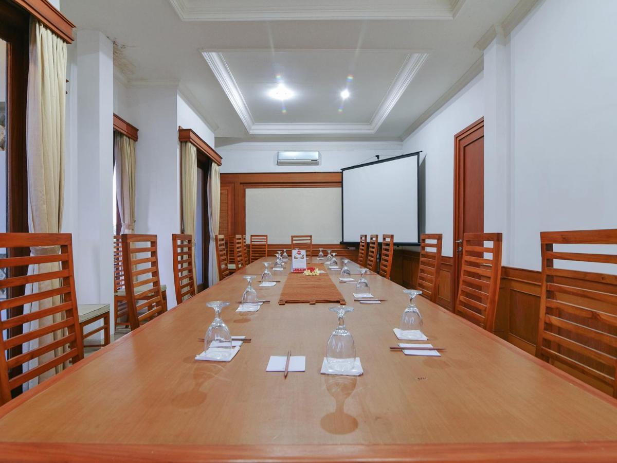 OYO 190 BSB Hotel Blahbatu Buitenkant foto